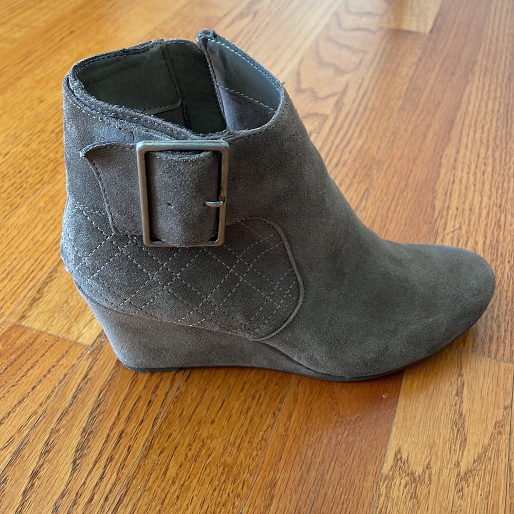 Wedge suede booties